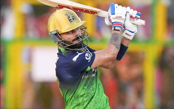 RCB vs RR: કિંગ કોહલીએ ટી20 ક્રિકેટમાં રચ્યો ઈતિહાસ, બનાવ્યો આ મોટો રેકોર્ડ kohli becomes 1st indian batter to complete 100 fifties in t20 cricket RCB vs RR: કિંગ કોહલીએ ટી20 ક્રિકેટમાં રચ્યો ઈતિહાસ, બનાવ્યો આ મોટો રેકોર્ડ