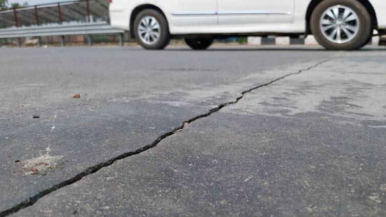 Cracks appear in JP Ganga Path Bridge constructed cost of Rs 3831 crore ann 3831 करोड़ की लागत से बने जेपी गंगा पथ पुल में आई दरार, 2 दिन पहले ही CM नीतीश ने किया था उद्घाटन