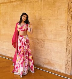 लहंगा पहनकर छाईं कुमार विश्वास की छोटी कुहू, बड़ी बहन ने दिया ऐसा रिएक्शन, देखें तस्वीरें