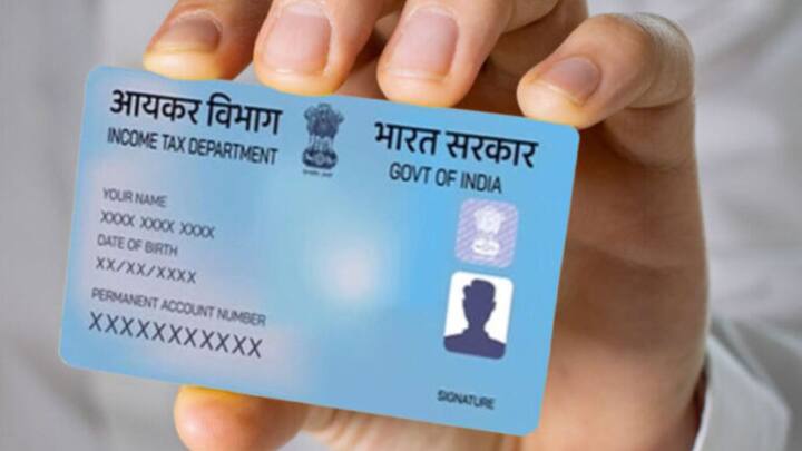 बिना पैन कार्ड के आप बैंकिंग और इनकम टैक्स से जुड़े काम नहीं कर पाएंगे. पैन कार्ड के इस्तेमाल के लिए भी कुछ नियम बनाए गए हैं. जिनका सभी पैन कार्ड होल्डर्स पालन करना होता है.