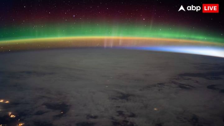 નાસાના જણાવ્યા અનુસાર, ઇન્ટરનેશનલ સ્પેસ સ્ટેશન પૃથ્વીથી લગભગ 370 થી 460 કિલોમીટરની ઊંચાઈ પર અવકાશમાં પરિભ્રમણ કરે છે. પૃથ્વીથી આટલી ઊંચાઈ પર હોવાને કારણે ISS ઘણીવાર પૃથ્વીની અનેક સુંદર અને આશ્ચર્યજનક તસવીરો શેર કરતું રહે છે, જે લોકોને પૃથ્વીની સુંદરતાનો એક અલગ જ પરિચય કરાવે છે.