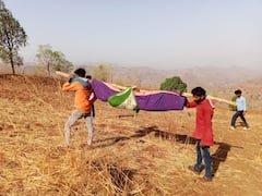 एकीकडे पंचतारांकीत रुग्णालये, दुसरीकडे उपचारासाठी आदिवासींच्या मरणयातना; झोळी बनली रुग्णवाहिका