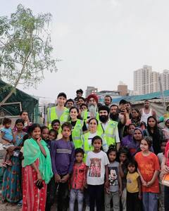 तपती गर्मी में गरीब लोगों की मसीहा बनीं तापसी पन्नू, पति के साथ मिलकर बांटे पंखे और वाटर कूलर