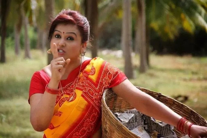 அந்த கெட்ட பழக்கம்... பிரேம்யோடு கேரவனில் இருந்தபோது நடந்த சம்பவம்! சோனா பகிர்ந்த அதிர்ச்சி தகவல்!