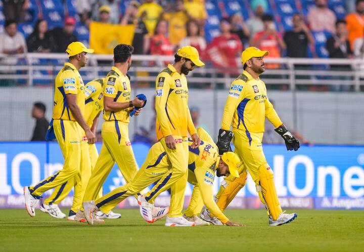 रवींद्र जडेजाच्या गोलंदाजीवर एलएसजीचा फलंदाज आयुष बदोनीला यष्टीचीत करताच धोनीने हा आकडा गाठला.