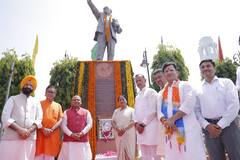 दिल्ली विधानसभा में अंबेडकर जयंती पर सीएम, स्पीकर और मंत्रियों में दी डॉ अंबेडकर को श्रद्धांजलि, देखें तस्वीरें