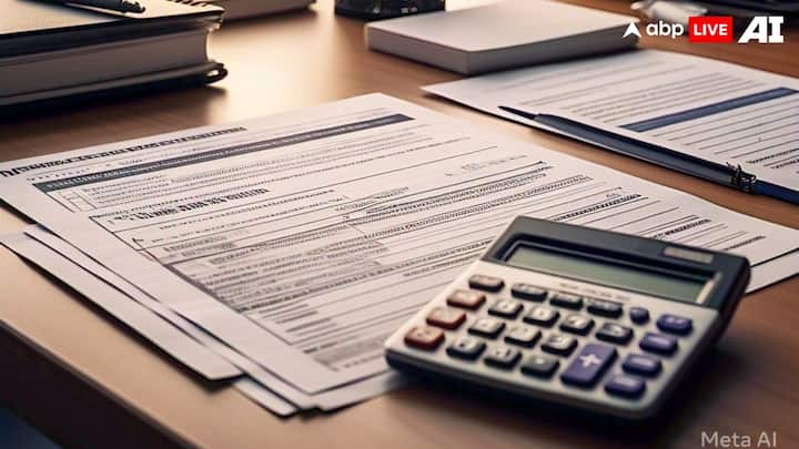 इनकम टैक्स बचाने के लिए आप नेशनल पेंशन स्कीम(NPS) में निवेश कर सकते हैं. इस स्कीम में निवेश से आप अपने रिटायरमेंट के लिए पैसे इकट्ठा कर सकते हैं, जो आपको पेंशन के रूप में मिलेंगे, इसके साथ ही आप दो लाख रुपये तक की टैक्स सेविंग भी कर सकते हैं.