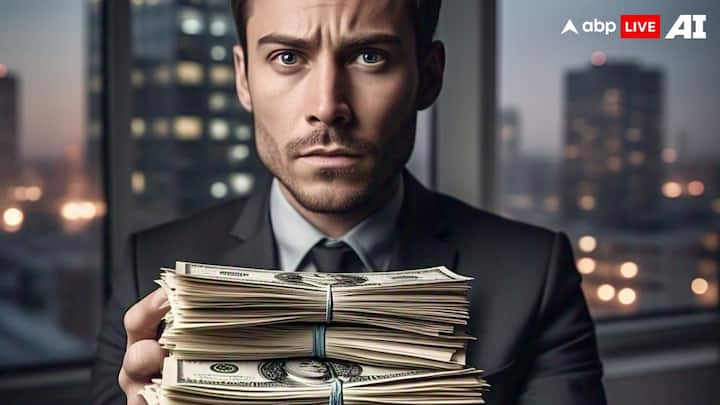 सीनियर सिटीजन सेविंग्स स्कीम (SCSS) में निवेश करके भी टैक्स बचाया जा सकता है. इस स्कीम में 60 साल से ज्यादा उम्र का कोई भी व्यक्ति निवेश कर सकता है. साथ ही इस स्कीम में अपनी पत्नी के साथ जॉइंट अकाउंट भी खुलवाया जा सकता है. इसमें निवेश पर 8.2 फीसदी की दर से ब्याज मिलता है. इनकम टैक्स में 1.50 लाख रुपये तक की बचत हो सकती है.