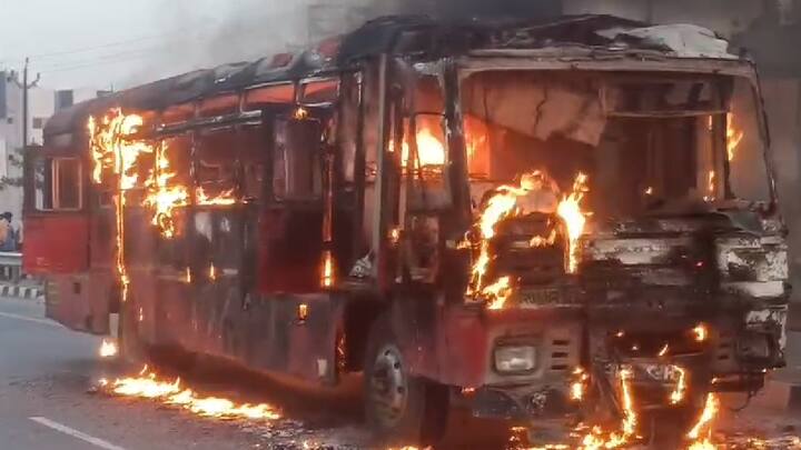 अक्कलकोटहून कुर्डुवाडीच्या दिशेने ही बस जात असताना बसमध्ये अचानक बिघाड झाल्याने तिने पेट घेतला.