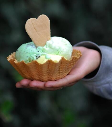 ਜ਼ਿਆਦਾ ਮਿਠਾਸ ਅਤੇ ਫੈਟ ਦਾ ਖਪਤ ਮੁਹਾਂਸੇ ਅਤੇ ਚਿਹਰੇ 'ਤੇ ਦਾਗ ਧੱਬੇ ਪੈਦਾ ਕਰ ਸਕਦੀ ਹੈ।