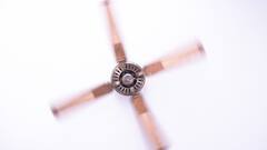 पंखा तेजी से चलता है तो उसके पंख दिखने क्यों बंद हो जाते हैं, क्या कहता है विज्ञान?