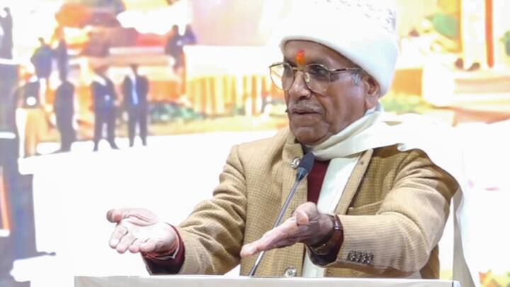 श्रीराम जन्मभूमि तीर्थ क्षेत्र ट्रस्ट के महासचिव चंपत राय ने बताया कि वैशाखी पर्व और संविधान निर्माता बाबा साहेब भीमराव आंबेडकर की जयंती के शुभ अवसर पर यह कार्य किया गया. उन्होंने बताया कि अब मंदिर के मुख्य शिखर पर ध्वजदंड की स्थापना की जाएगी, जो मंदिर निर्माण की एक और अहम कड़ी होगी.