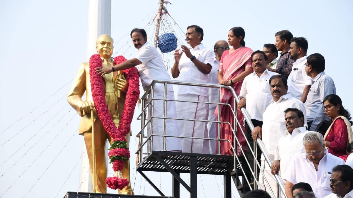 அம்பேத்கர் பிறந்தநாள் விழா... எடப்பாடி பழனிசாமி, அமைச்சர் ராஜேந்திரன் சேலத்தில் மரியாதை