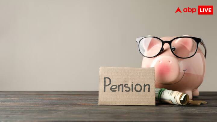 हालांकि अगर संबंधित विभाग के मंत्री अविनाश गहलोत की मानें तो उनका कहना है कि पेंशन गरीब लोगों के लिए है. फिलहाल हम विचार कर रहे हैं, सीएमओ से भी सुझाव मांगा गया है. हम अधिक पात्र लोगों को इसमें जोड़ना चाहते हैं.