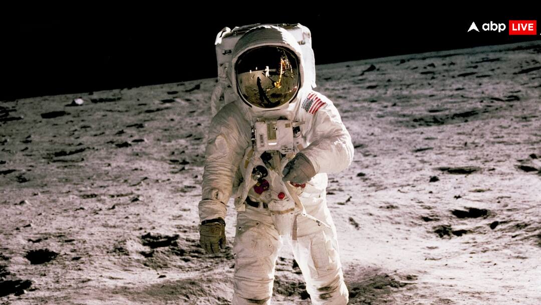 NASA का अनोखा ऑफर! स्पेस में टॉयलेट साफ करने के लिए दे रहा 25 करोड़ NASA offers 3 million dollar to solve space toilet problem recycle human poop find out the challenge NASA का अनोखा ऑफर! स्पेस में टॉयलेट साफ करने के लिए दे रहा 25 करोड़