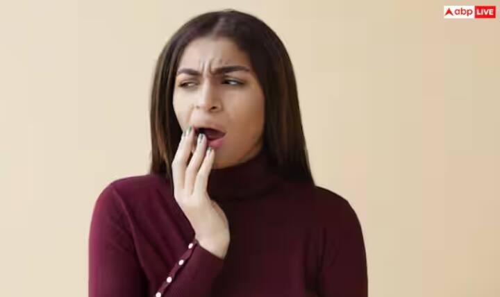 ਮੂੰਹ ਦੇ ਛਾਲਿਆਂ ਨੂੰ ਕਰੇ ਘੱਟ - ਜਾਮੁਨ ਦੇ ਪੱਤੇ ਚਬਾਉਣ ਨਾਲ ਲਾਰ ਗ੍ਰੰਥੀਆਂ ਐਕਟਿਵ ਹੁੰਦੀਆਂ ਹਨ, ਜੋ ਮੂੰਹ ਵਿੱਚ ਬੈਕਟੀਰੀਆ ਨੂੰ ਖਤਮ ਕਰਦੀਆਂ ਹਨ। ਇਸ ਨਾਲ ਸਾਹ ਦੀ ਬਦਬੂ ਅਤੇ ਅਲਸਰ ਤੋਂ ਰਾਹਤ ਮਿਲਦੀ ਹੈ।