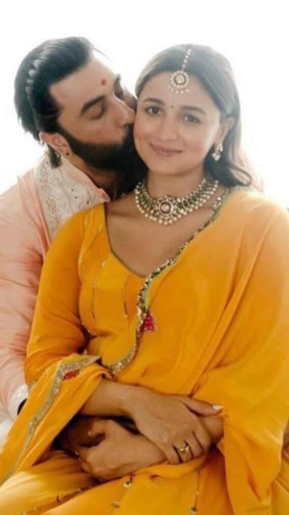 एनिवर्सरी के मौके पर देखिए रणबीर आलिया की क्यूट तस्वीरें