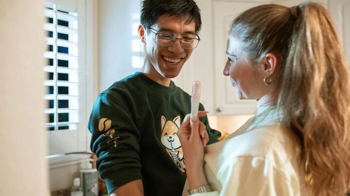 ऐसे में महिलाओं का पेट इसलिए नहीं निकलता है, क्योंकि कमर और पेट के आसपास की हड्डियां ऐसी होती हैं. इसमें बच्चा पेट में आगे की ओर नहीं बल्कि पीछे की ओर बढ़ता है.