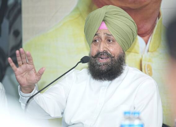 Punjab News: ਬਾਜਵਾ ਖ਼ਿਲਾਫ਼ ਦਰਜ FIR ਪੁਲਿਸ ਨੂੰ Online ਕਰਨ ਦੇ ਆਦੇਸ਼, ਮੋਹਾਲੀ ਅਦਾਲਤ 'ਚ ਪਹੁੰਚੇ ਪ੍ਰਤਾਪ ਬਾਜਵਾ, ਜਾਣੋ ਅੱਗੇ ਕੀ ਹੋਵੇਗਾ ?