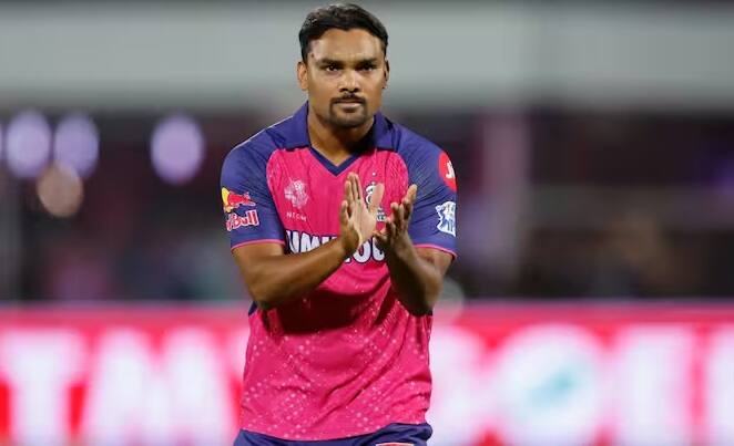 સંદીપ શર્માએ પહેલી ઓવરમાં જ 13 વિકેટ ઝડપી છે. IPL 2025 માં રાજસ્થાન રોયલ્સ તરફથી રમી રહેલા સંદીપે પોતાની કારકિર્દીમાં 142 વિકેટ લીધી છે.