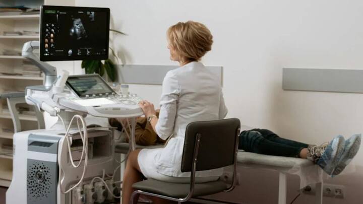 क्रिप्टिक प्रेग्नेंसी में महिला का पेट भी बाहर नहीं निकलता है, उसे उल्टी जैसी समस्या भी नहीं होती है. इसलिए इसका पता नहीं चल पाता.