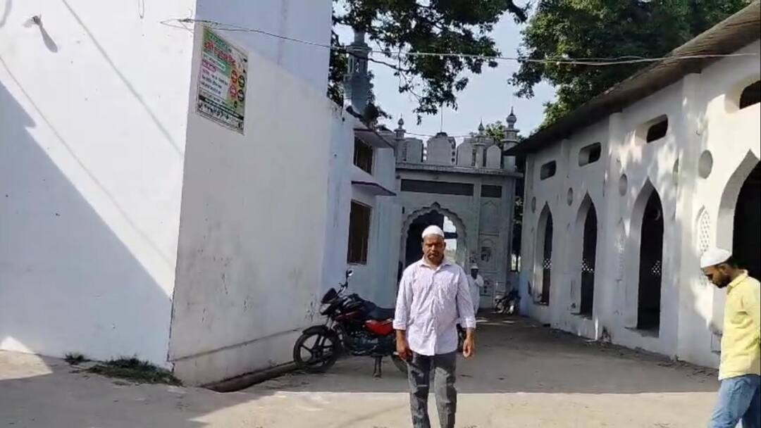 संभल: दरगाह जनेटा शरीफ पर विवाद शुरू, सरकारी जमीन पर होने का दावा, अवैध कब्जा की शिकायत Sambhal Dispute begins over Dargah Janeta Sharif and claim to be on government land ann संभल: दरगाह जनेटा शरीफ पर विवाद शुरू, सरकारी जमीन पर होने का दावा, अवैध कब्जा की शिकायत