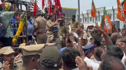 Ambedkar birthday sandhanam issue bjp members fight in salme tnn சனாதனத்தை அழிப்பீங்களா? செருப்பை வீசிய பாஜகவினர்... அம்பேத்கர் பிறந்தநாளில் சர்ச்சை