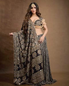 Mouni Roy Turns Heads As ‘Ajrakh Ki Rani’ In Royal Ethnic Glam, See Pics
