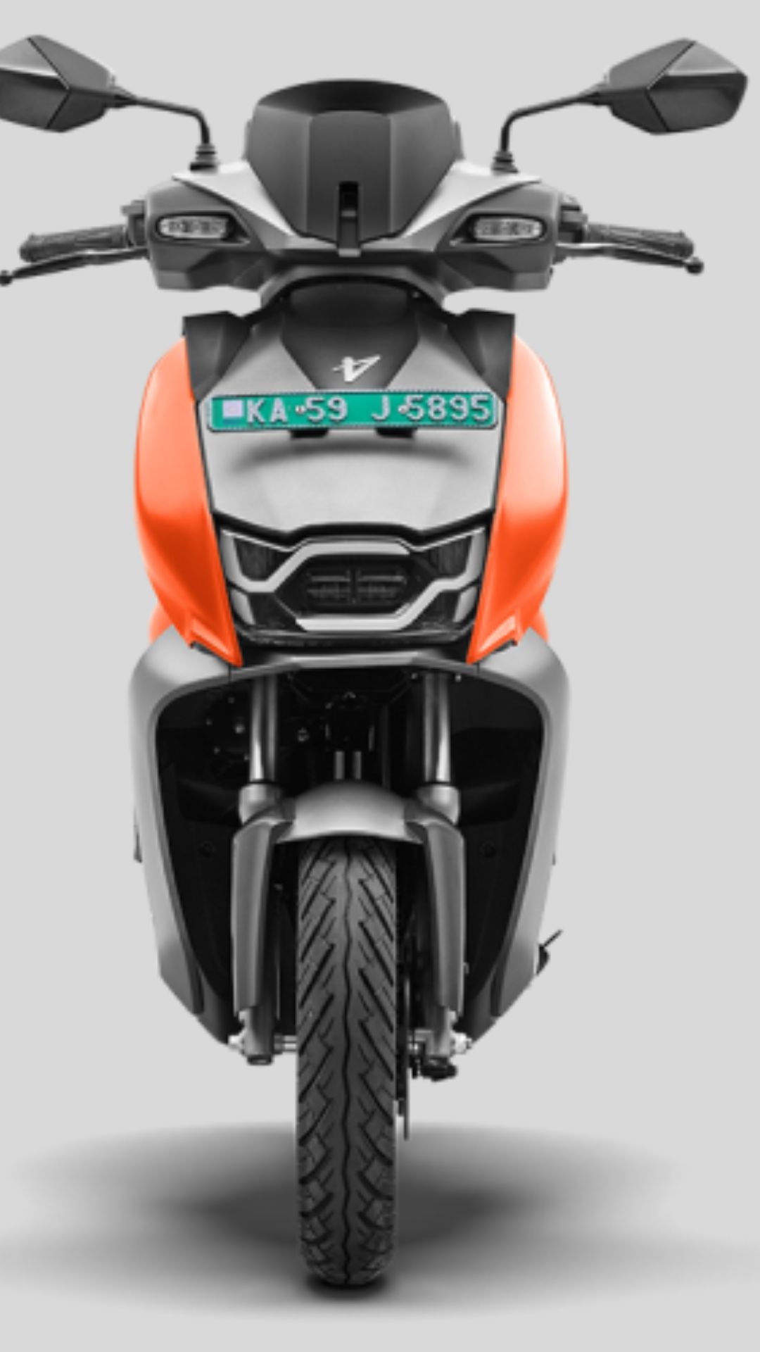 এক ধাক্কায় ১৫ হাজার টাকা দাম কমে গিয়েছে।