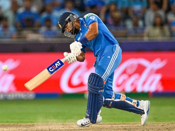 श्रेयस अय्यरने दुसऱ्यांदा हा पुरस्कार जिंकला आहे. याआधी भारताकडून फक्त शुभमन गिल आणि जसप्रीत बुमराह यांनीच दोन किंवा त्याहून अधिक वेळा हा पुरस्कार जिंकला आहे.