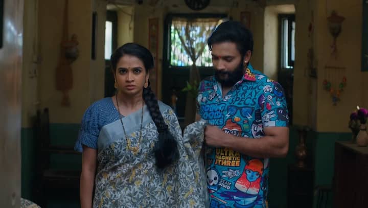 రంగం కాంతాన్ని అమ్మకి 1000 పెట్టి చీర కొందామా అని అడుగుతాడు. అవసరం లేదు ఓ 5 రూపాయలతో చాక్లెట్ కొని ఇవ్వండి అని చెప్తుంది.