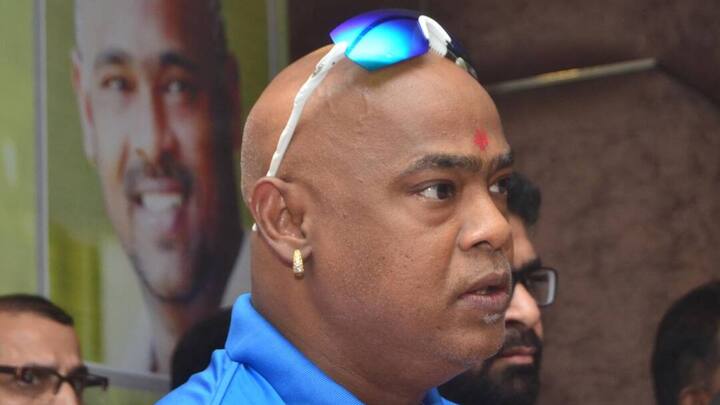 তবে অর্থাভাব মিটতে চলেছে তাঁর। এই মাস থেকে দ্বিগুণ হচ্ছে তাঁর আয়।