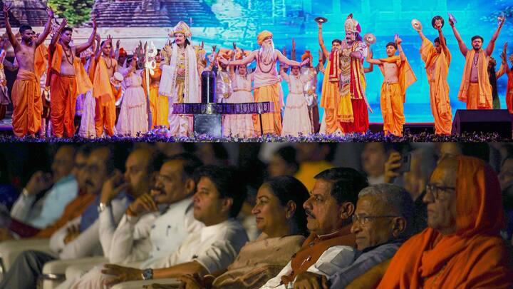 Vikramotsav 2025: दिल्ली के लाल किले में विक्रमोत्सव में सम्राट विक्रमादित्य के जीवन पर आधारित नाटक का मंचन किया गया. केंद्रीय मंत्री ज्योतिरादित्य सिंधिया समेत अन्य गणमान्य लोगों ने भाग लिया.