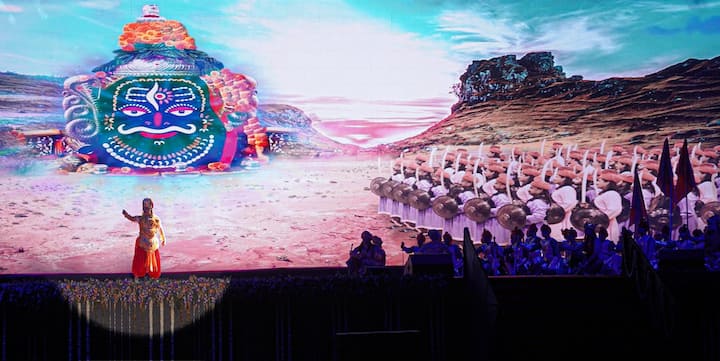 सिंधिया ने आगे कहा, “विक्रम संवत 2081 को हम सबने मिलकर मनाया, यह गर्व का क्षण है. आज वीर रस से ओत-प्रोत कला का अद्भुत प्रदर्शन भी देखने को मिला.