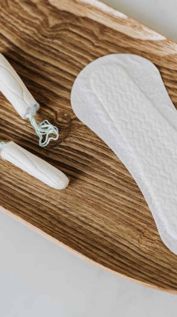 इस देश में मुफ्त मिलते हैं सैनेटरी पैड और टैम्पोन