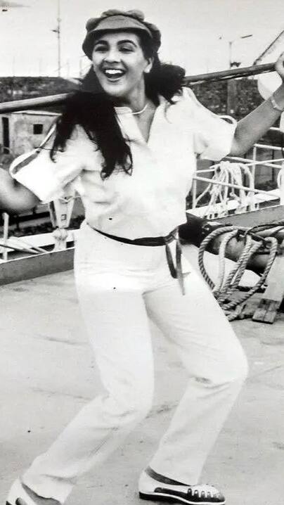 बिना घरवालों को बताए 13 साल छोटे मुस्लिम एक्टर संग की शादी, फिर लेना पड़ा तलाक