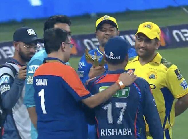 संजीव गोयंका आणि ऋषभ पंत सामना संपल्यानंतर एमएस धोनीसोबत संवाद साधताना देखील दिसले. सध्या या दरम्यानचे फोटो व्हायरल होत आहे.