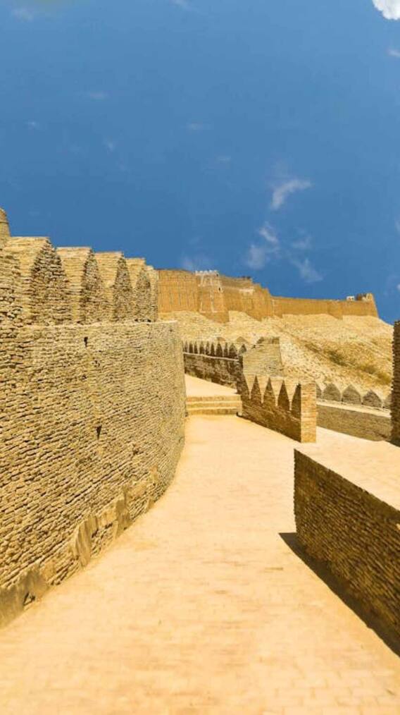 यहां है दुनिया का सबसे बड़ा किला