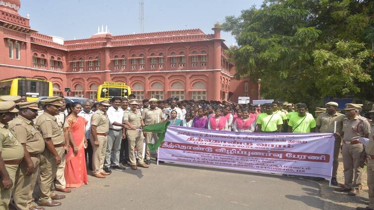 Thanjavur news Firefighters hold awareness rally in Thanjavur  Students participate tnn தஞ்சையில் இன்று தீத்தொண்டு நாள் விழிப்புணர்வு பேரணி: மாணவ, மாணவிகள் பங்கேற்பு