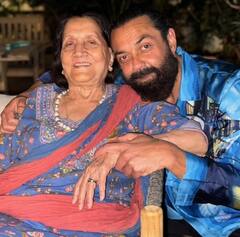 बॉबी देओल ने बताया मां प्रकाश कौर ने हर हाल में दिया धर्मेंद्र का साथ, बोले- 'पापा ने अपनी मर्जी की जिंदगी जी'