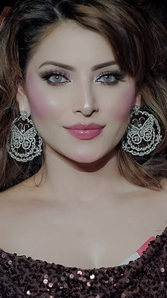 उर्वशी रौतेला ने तमन्ना भाटिया पर कसा तंज