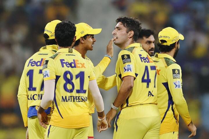 न्नई सुपर किंग्सचा कर्णधार एमएस धोनीने लखनौ सुपर जायंट्सविरुद्ध 11 चेंडूत 26 धावांची नाबाद खेळी केली आणि 3 चेंडू शिल्लक असताना आपल्या संघाला 5 विकेट्सने विजय मिळवून दिला. आयपीएल 2025 च्या हंगामात चेन्नईचा हा दुसरा विजय आहे.