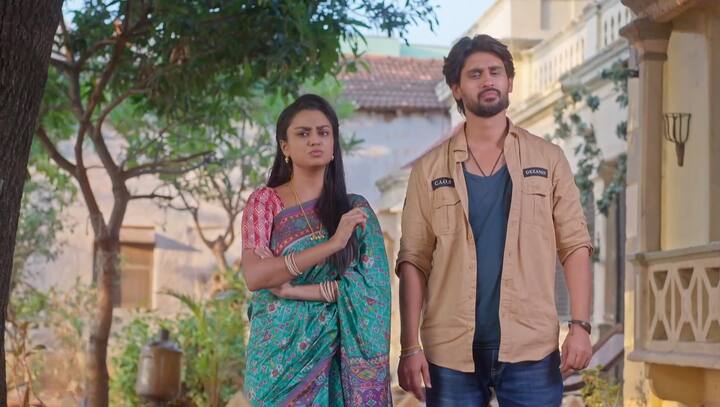 రేపు ఆమె పెళ్లి రోజు. కనీసం ఓ చీర కొనండి. తీసుకుంటారా లేదా అనేది తర్వాత చూద్దామంటూ చెప్పడంతో ఇవాళ్టి ఎపిసోడ్ ముగిసింది.