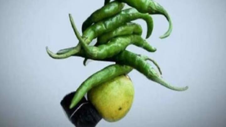 હનુમાનજીની કૃપા મેળવવા માટે મંગળવારનો દિવસ ખૂબ જ મહત્વપૂર્ણ માનવામાં આવે છે અને જ્યોતિષ શાસ્ત્ર અનુસાર જો આ દિવસે કેટલાક ઉપાયો અપનાવવામાં આવે તો દરેક પ્રકારની સમસ્યાઓમાંથી મુક્તિ મળે છે.