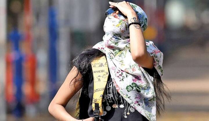 અમદાવાદમાં આજે ગરમીનો પારો 43 ડિગ્રીને પાર જઇ શકે છે. સોમવારે 42.9 ડિગ્રી સાથે અમદાવાદ સૌથી ગરમ શહેર બન્યુ છે, જ્યારે ઉત્તર ગુજરાતના બનાસકાંઠા, સાબરકાંઠામાં યલો એલર્ટ અને કચ્છ અને સૌરાષ્ટ્રમાં અંગ દઝાડતી ગરમીની આગાહી કરવામાં આવી છે.