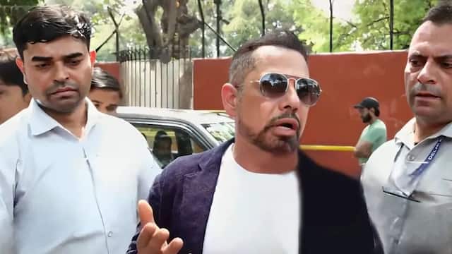 Exclusive: 'सोच समझकर किया जा रहा है टारगेट, नहीं टूटेगा परिवार', गुरुग्राम जमीन घोटाला और नेशनल हेराल्ड केस पर बोले रॉबर्ट वाड्रा