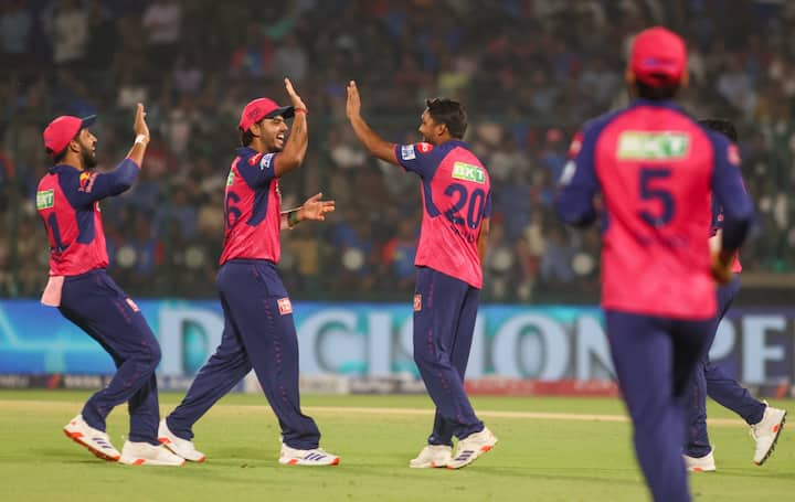 दिल्ली कॅपिटल्सच्या डावाची सुरुवात चांगली झाली मात्र  मॅक्गर्ग आणि करुण नायर लवकर बाद झाले.