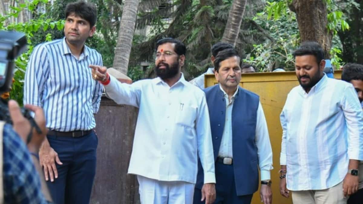 Maharashtra: डिप्टी CM एकनाथ शिंदे ने अचानक चेक की मुंबई के सड़कों की ग्राउंड रियलिटी, अफसरों को दी ये हिदायत