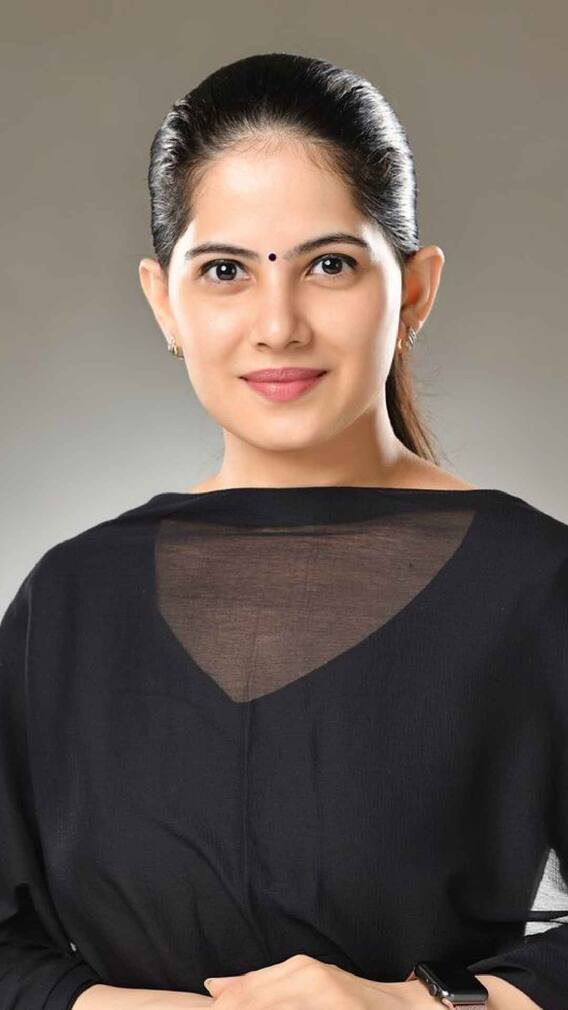 प्रेम म्हणजे फक्त रोमांस नसतो, खर प्रेम कसं असालया हव, जया किशोरी...