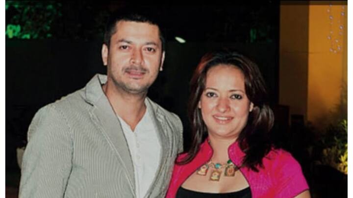 নীলাঞ্জনা এখন এককভাবেই প্রযোজনা সংস্থাটি চালাচ্ছেন। তিনি জানিয়েছেন তাঁর দুই মেয়ে জারা ও সারা ও এই কাজে তাঁর পাশে রয়েছেন। তবে এখনই অভিনয়ে ফেরার পরিকল্পনা নেই নীলাঞ্জনার